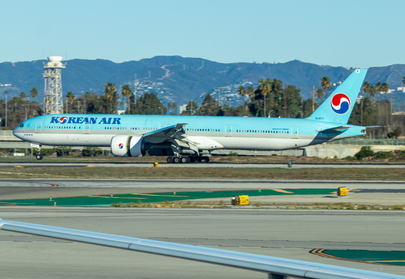 Photo of HL8217 - Korean Air Boeing 777-300ER at LAX on AeroXplorer Aviation Database