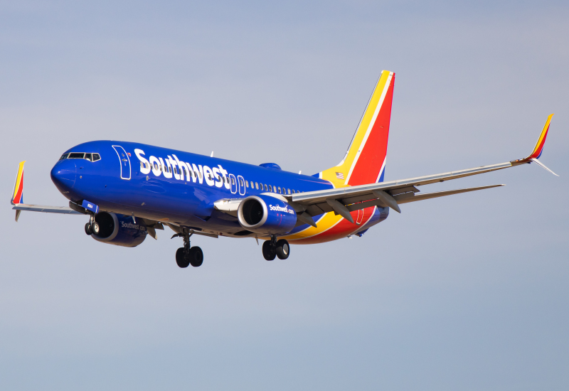Photo of N8564Z - Southwest Airlines Boeing 737-800 at PHX on AeroXplorer Aviation Database
