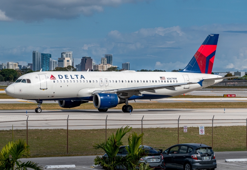 Photo of N367NW - Delta Airlines Airbus A320 at FLL on AeroXplorer Aviation Database