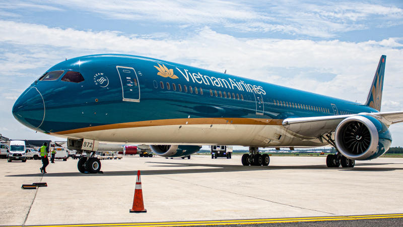 Photo of VN-A872 - Vietnam Airlines Boeing 787-10 at IAD on AeroXplorer Aviation Database