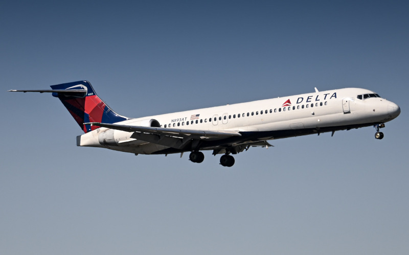 Photo of N893AT - Delta Airlines Boeing 717-200 at ATL on AeroXplorer Aviation Database