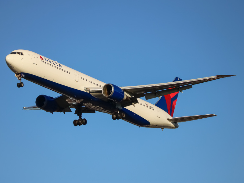 Photo of N831MH - Delta Airlines Boeing 767-400ER at BWI on AeroXplorer Aviation Database