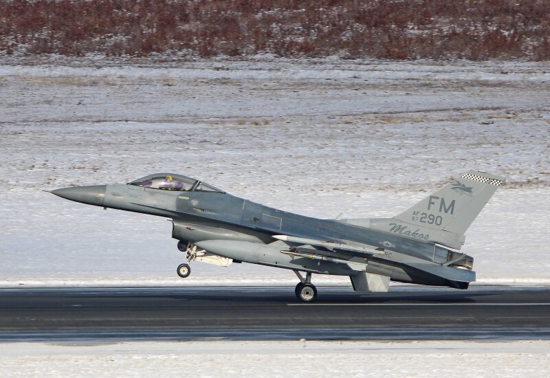 Photo of 87-0290 - USAF - United States Air Force General Dynamics F-16 Fighting Falcon at ACY on AeroXplorer Aviation Database