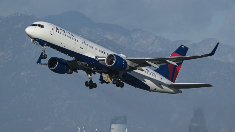 Photo of N659DL - Delta Airlines Boeing 757-200 at KLAX on AeroXplorer Aviation Database