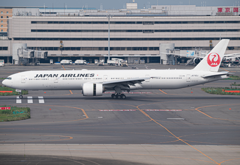 Photo of JA742J  - Japan Airlines Boeing 777-300ER at HND on AeroXplorer Aviation Database