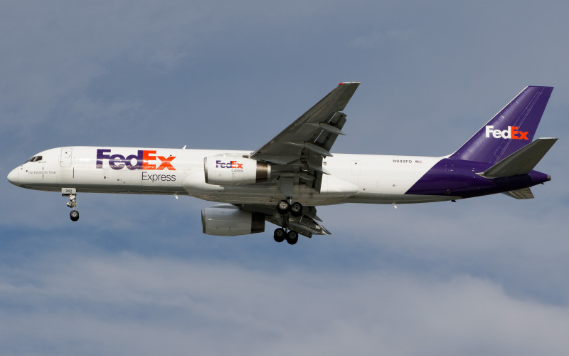 Photo of N942FD - FedEx Boeing 757-200F at TPA on AeroXplorer Aviation Database