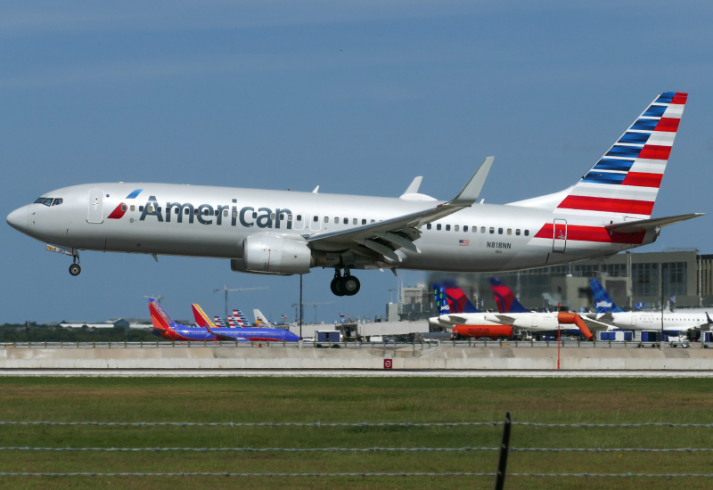 Photo of N818NN - American Airlines Boeing 737-800 at AUS on AeroXplorer Aviation Database
