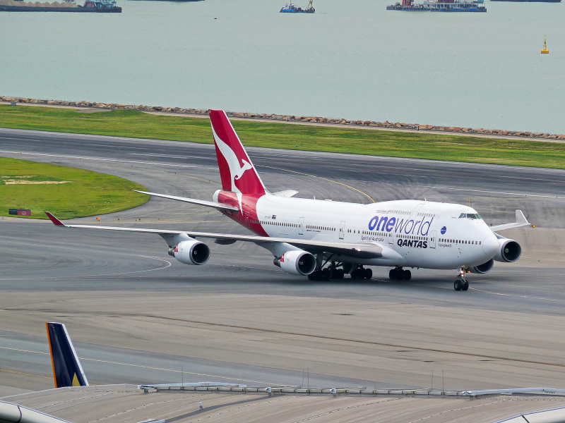 Photo of VH-OEF - Qantas Airways Boeing 747-400ER at HKG on AeroXplorer Aviation Database