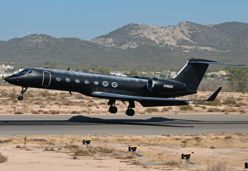 Photo of N1969C - PRIVATE Gulfstream G550 at CSL on AeroXplorer Aviation Database