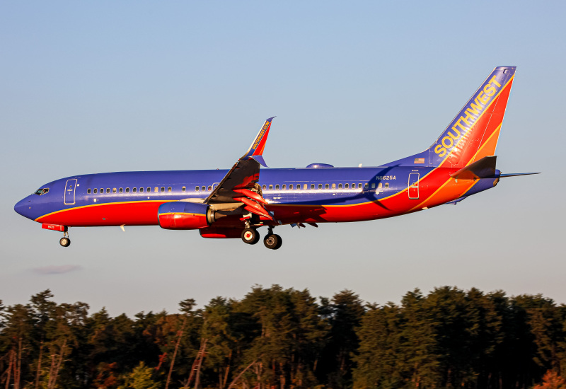Photo of N8625A - Southwest Airlines Boeing 737-800 at Bwi on AeroXplorer Aviation Database