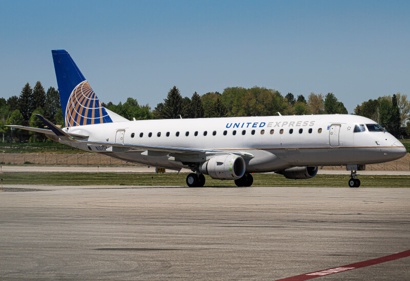 Photo of N107SY - United Express Embraer E175 at IDA on AeroXplorer Aviation Database