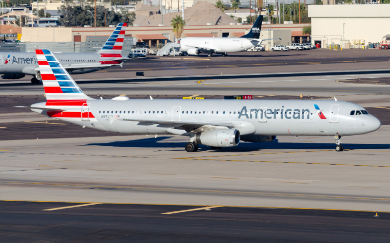 Photo of N974UY - American Airlines Airbus A321-200 at PHX on AeroXplorer Aviation Database