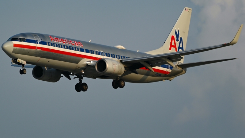 Photo of N921NN - American Airlines Boeing 737-800 at DFW on AeroXplorer Aviation Database