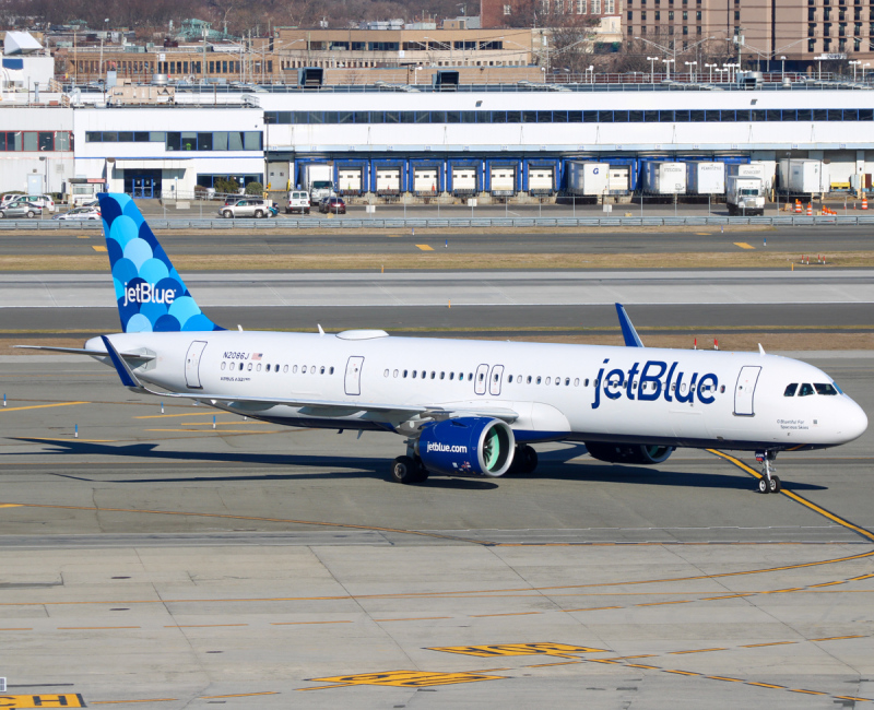 Photo of N2086J - JetBlue Airways Airbus A321NEO at JFK on AeroXplorer Aviation Database