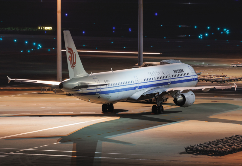 Photo of B-1855 - Air China Airbus A321-200 at hnd on AeroXplorer Aviation Database