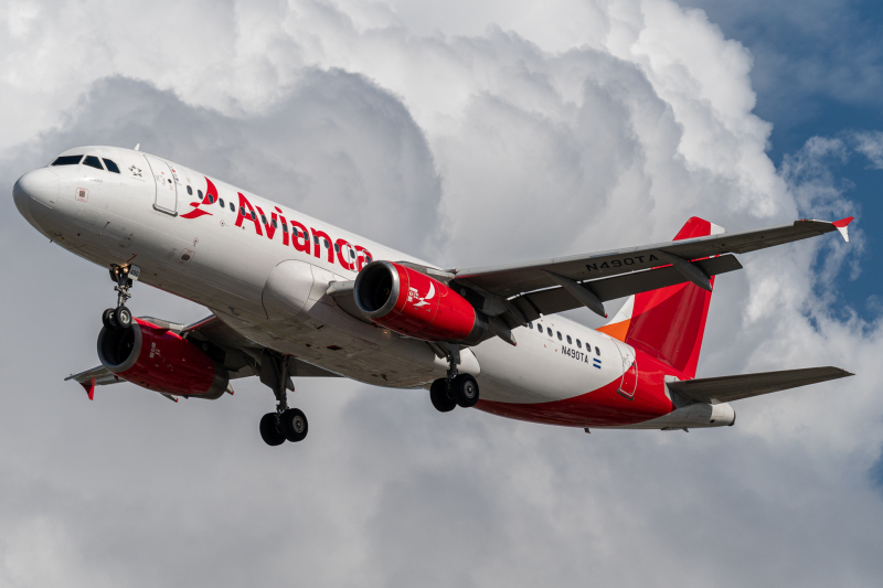 Photo of N490TA - Avianca Airbus A320 at MIA on AeroXplorer Aviation Database