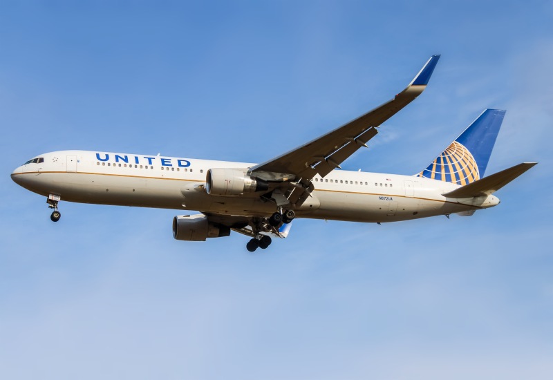 Photo of N672UA - United Airlines Boeing 767-300ER at IAD on AeroXplorer Aviation Database