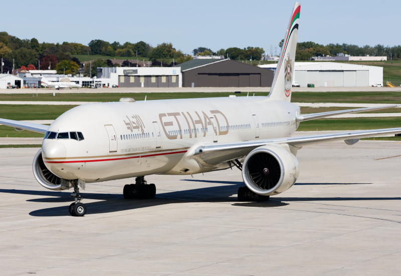 Photo of A6-ETI - Etihad Airways Boeing 777-300ER at MKE on AeroXplorer Aviation Database