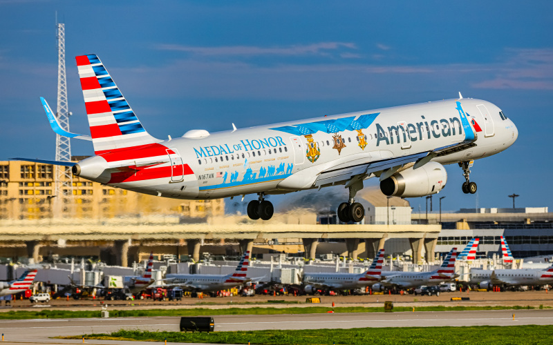 Photo of N167AN - American Airlines Airbus A321-200 at DFW on AeroXplorer Aviation Database