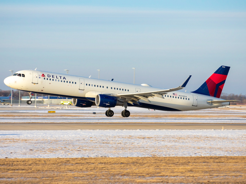 Photo of N333DX - Delta Airlines Airbus A321-200 at GRR on AeroXplorer Aviation Database