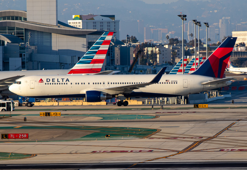 Photo of N191DN - Delta Airlines  Boeing 767-300ER at LAX on AeroXplorer Aviation Database