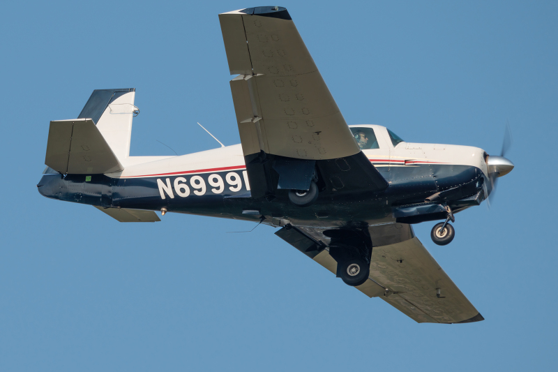 Photo of N6999D - PRIVATE Mooney M20 at IAD on AeroXplorer Aviation Database