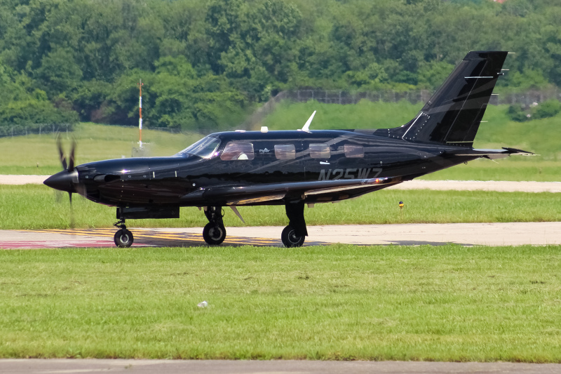 Photo of N25WZ - PRIVATE  Piper PA-46 at LUK on AeroXplorer Aviation Database