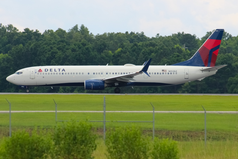 Photo of N953DZ - Delta Airlines B737-900 at SAV on AeroXplorer Aviation Database