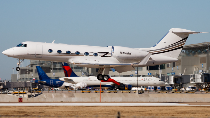 Photo of N451BH - PRIVATE Gulfstream IV at AUS on AeroXplorer Aviation Database