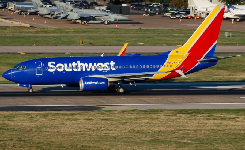 Photo of N940WN - Southwest Airlines Boeing 737-700 at DAL on AeroXplorer Aviation Database