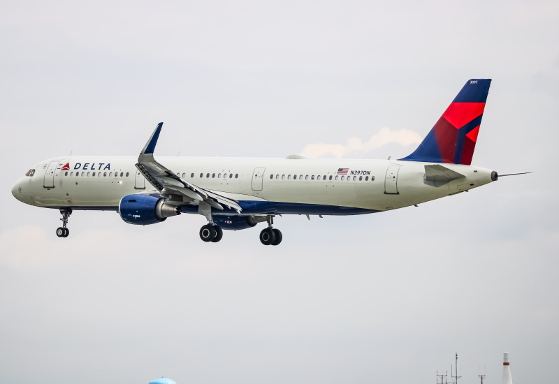 Photo of N397DN - Delta Airlines Airbus A321-200 at BWI on AeroXplorer Aviation Database
