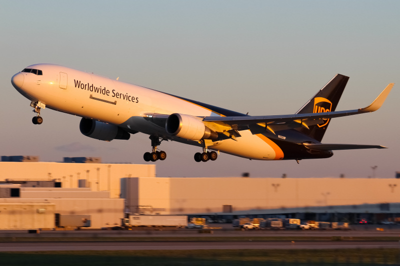 Photo of N322UP - United Parcel Service Boeing 767-300F at SDF on AeroXplorer Aviation Database