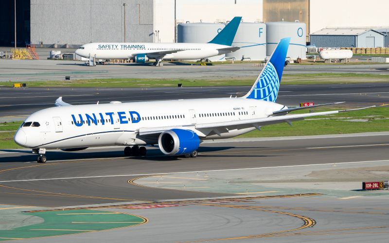 Photo of N23983 - United Airlines Boeing 787-9 at SFO on AeroXplorer Aviation Database