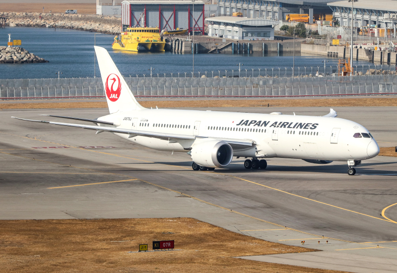 Photo of JA876J - Japan Airlines Boeing 787-9 at HKG on AeroXplorer Aviation Database