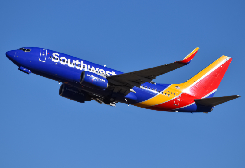 Photo of N750SA - Southwest Airlines Boeing 737-700 at DEN on AeroXplorer Aviation Database