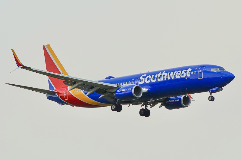 Photo of N8566Z - Southwest Airlines Boeing 737-800 at MKE on AeroXplorer Aviation Database