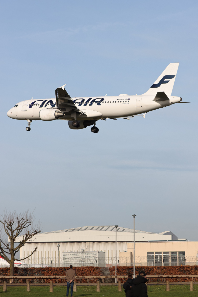 Photo of OH-LXC - Finnair Airbus A320 at LHR on AeroXplorer Aviation Database