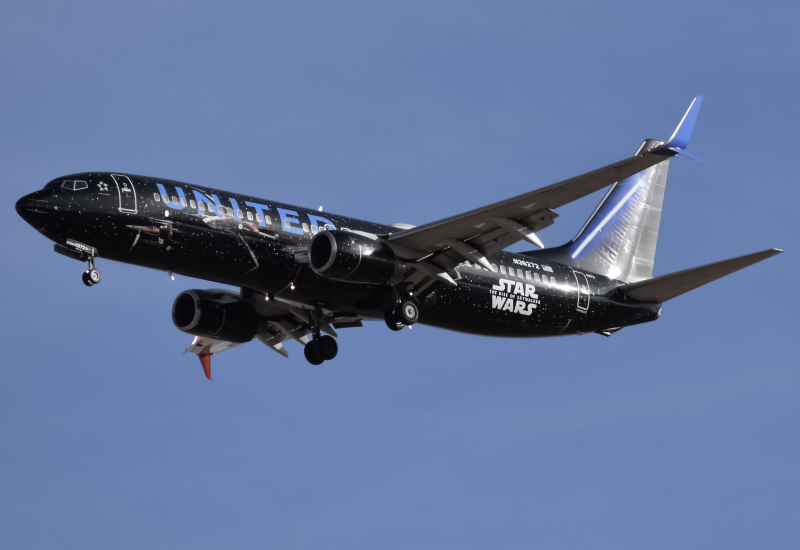 Photo of N36272 - United Airlines Boeing 737-800 at DEN on AeroXplorer Aviation Database