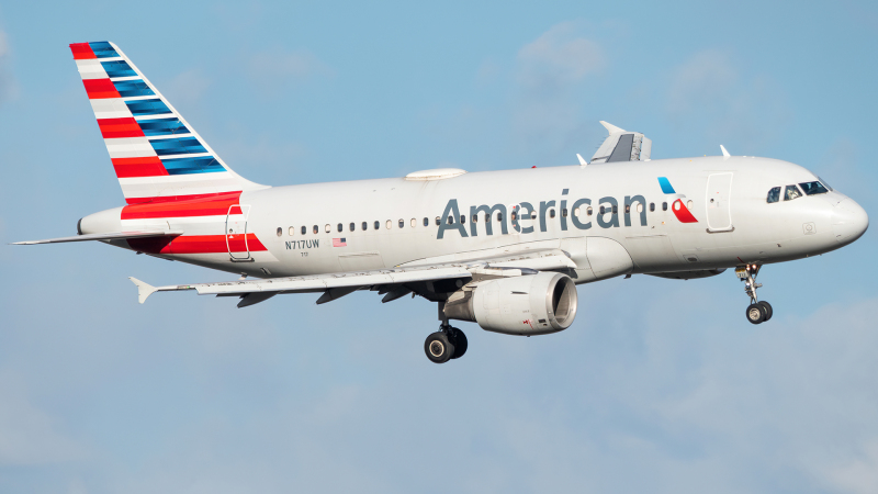 Photo of N717UW - American Airlines Airbus A319 at DCA on AeroXplorer Aviation Database