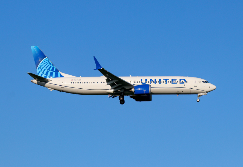 Photo of N37527 - United Airlines Boeing 737 MAX 9 at IAD on AeroXplorer Aviation Database