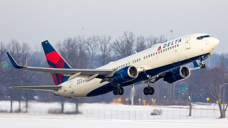 Photo of N3767 - Delta Airlines Boeing 737-800 at CMH on AeroXplorer Aviation Database