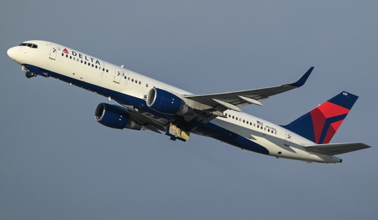 Photo of N659DL - Delta Airlines Boeing 757-200 at LAX on AeroXplorer Aviation Database