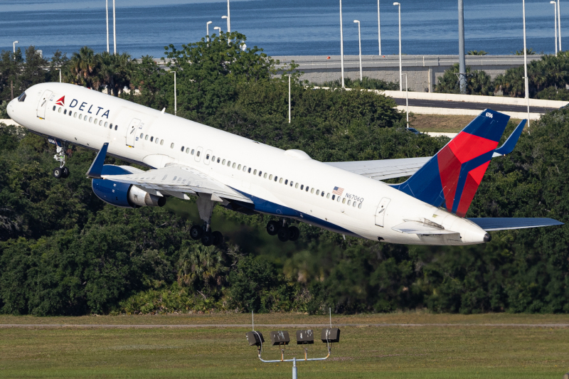 Photo of N6706Q - Delta Airlines Boeing 757-200 at TPA on AeroXplorer Aviation Database