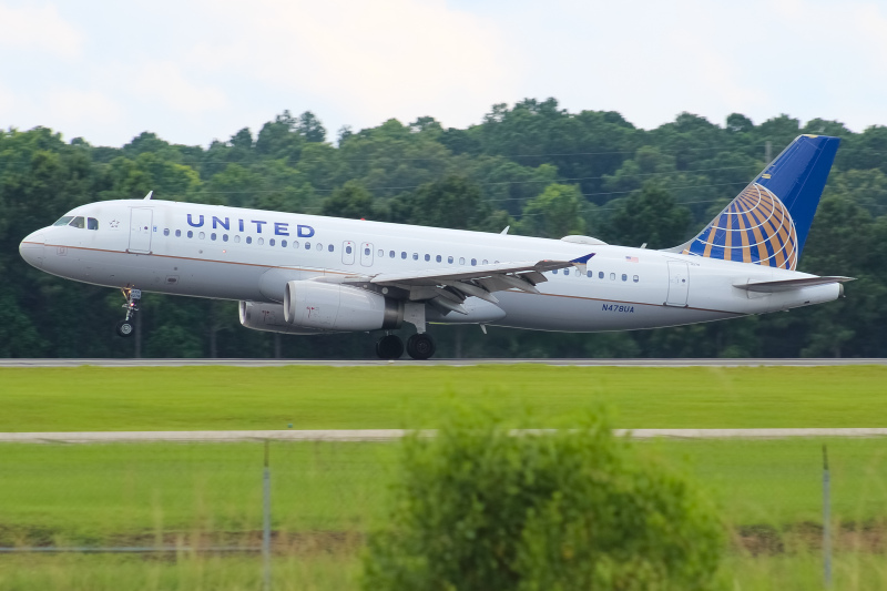 Photo of N478UA - United Airlines Airbus A320 at SAV on AeroXplorer Aviation Database
