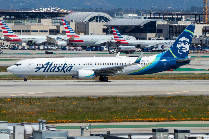 Photo of N442AS - Alaska Airlines Boeing 737-900ER at LAX on AeroXplorer Aviation Database