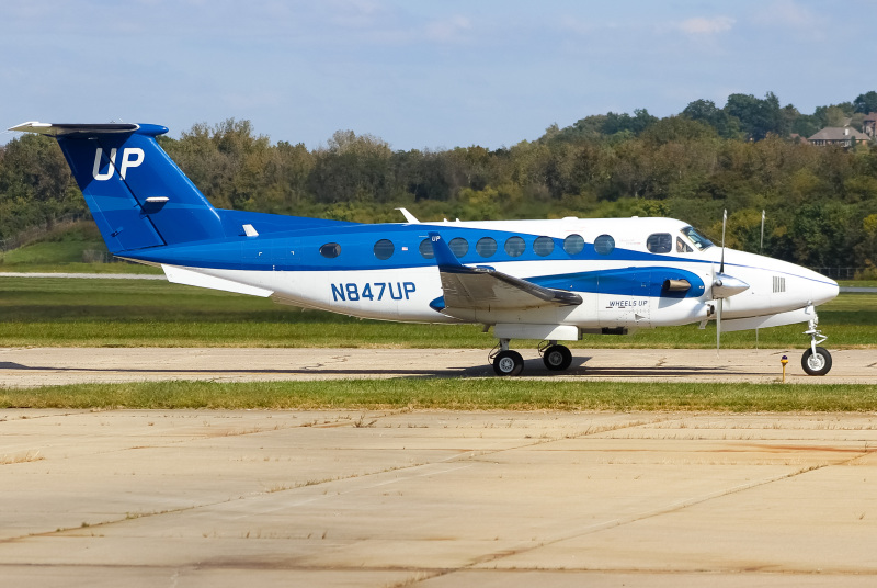 Photo of N847UP - Wheels Up Beechcraft King Air 350 at LUK on AeroXplorer Aviation Database