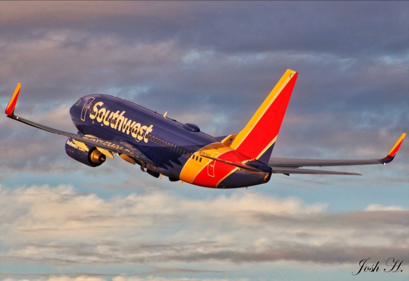 Photo of N7835A - Southwest Airlines Boeing 737-700 at DAL on AeroXplorer Aviation Database