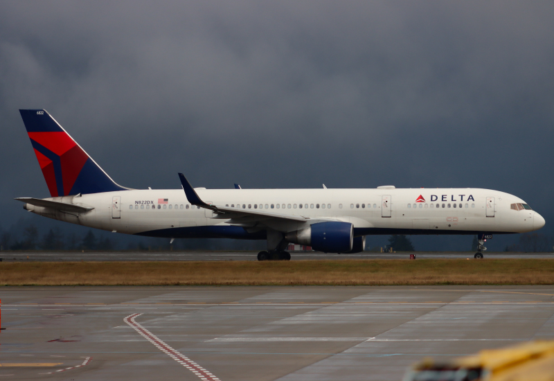 Photo of N822DX - Delta Airlines Boeing 757-200 at SEA on AeroXplorer Aviation Database
