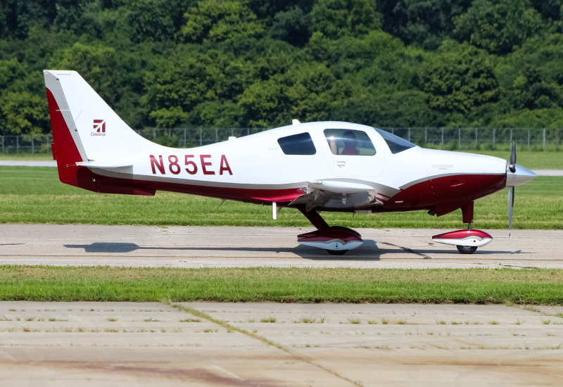 Photo of N85EA - PRIVATE  Cessna 400 at LUK on AeroXplorer Aviation Database