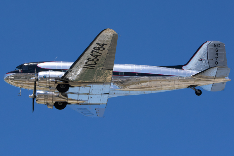 Photo of N64784 - Dream Air McDonnell Douglas DC-3C at SJC on AeroXplorer Aviation Database